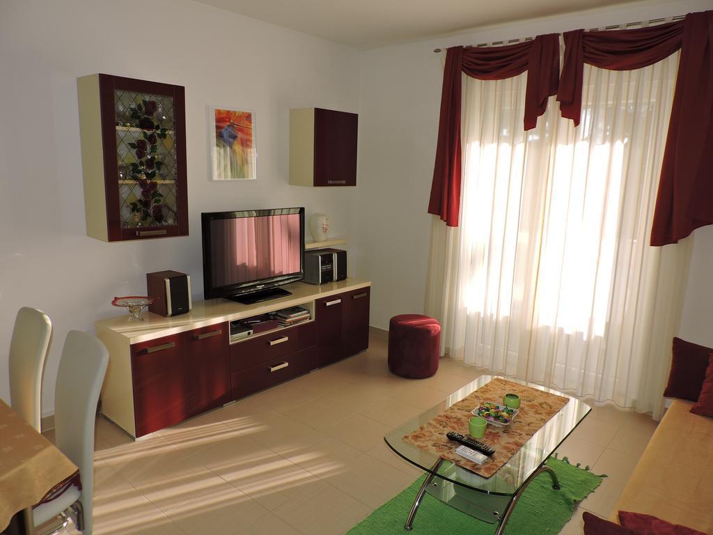 Apartman Legin 파자나 외부 사진