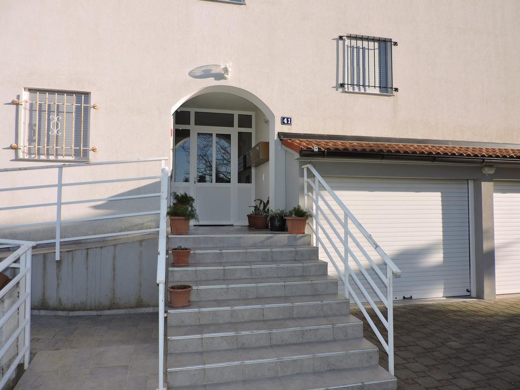 Apartman Legin 파자나 외부 사진